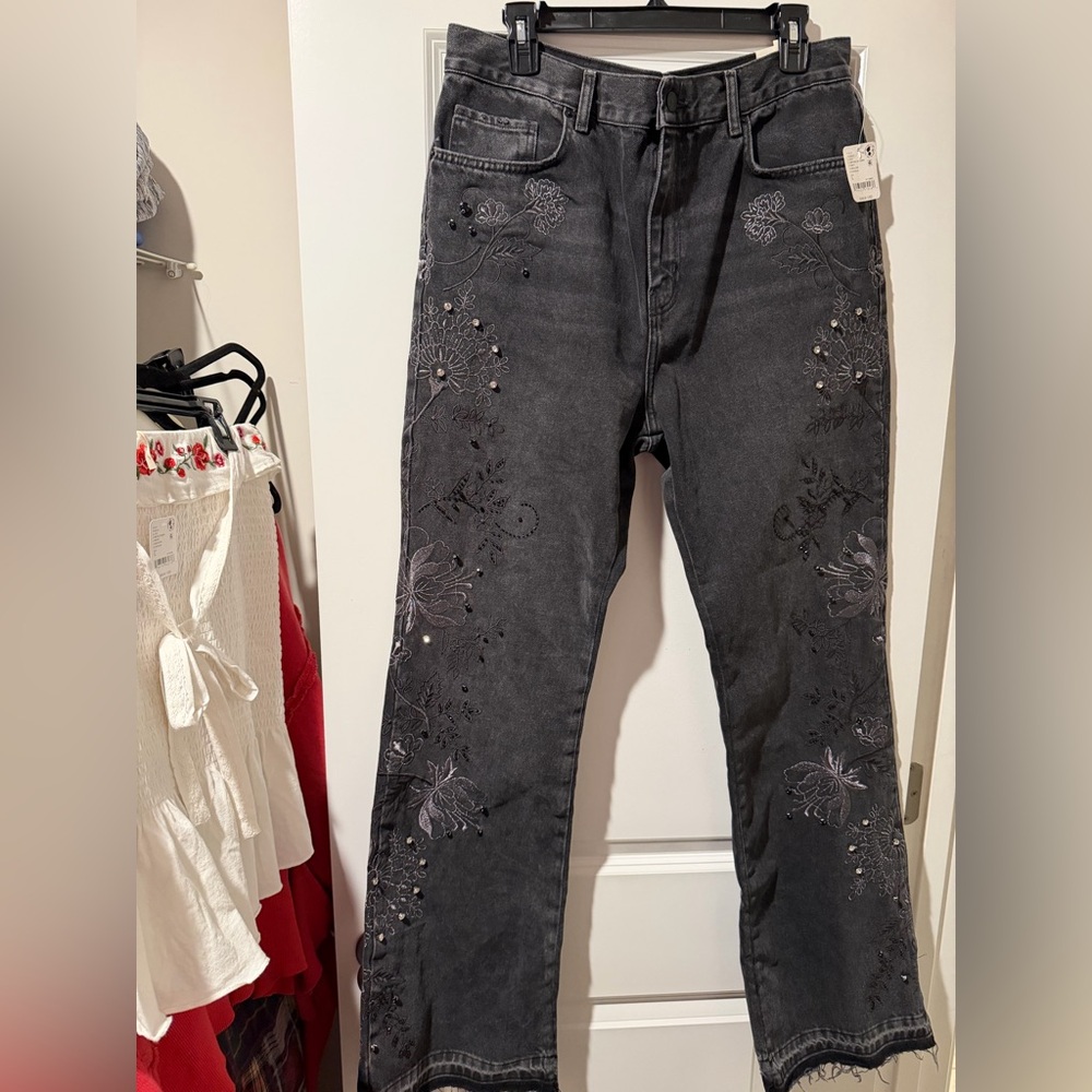 Free People Charcoal Embroidered Studded Jeans 🔥 Size 32